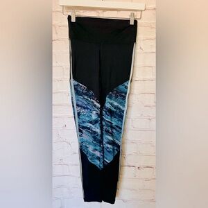 Lululemon Inspire Crop II – Black & Blue Print Panel Running Leggings